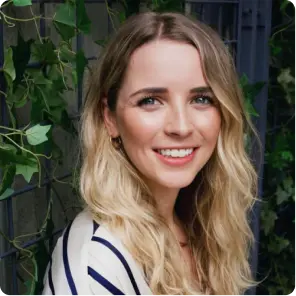 Juila Collins Headshot